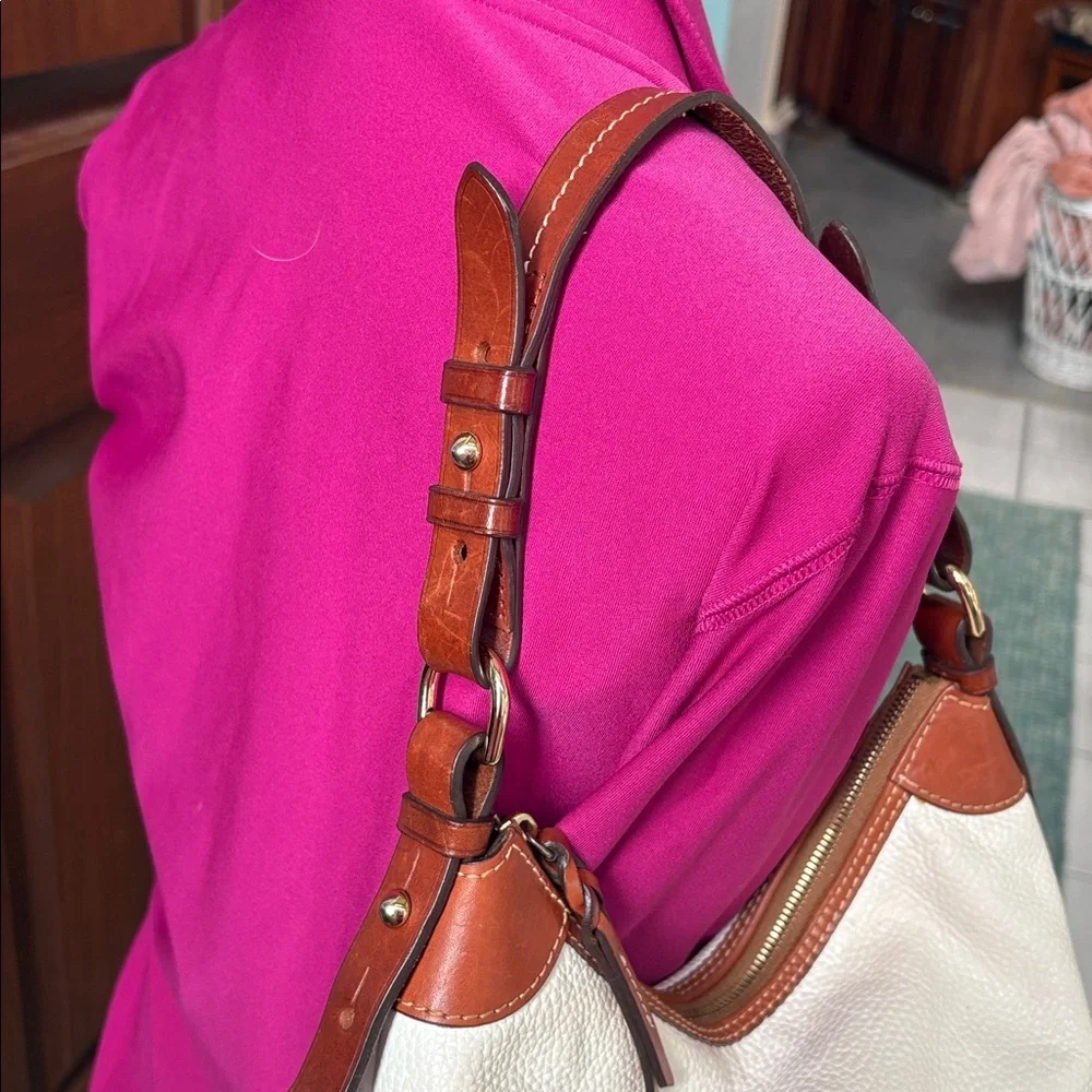 Dooney & Bourke Hobo Bag  Shoulder Bag  pebbled leather white/saddle brown trim